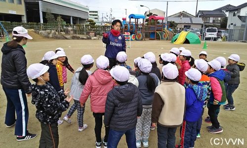 【ＫＩＤＳ巡回】長崎県サッカー協会とＶ・ファーレン長崎による協働事業（１／２３） サムネイル