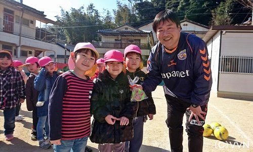 【地域貢献活動】対馬市 厳原南保育園サッカー教室　報告（２／１５） サムネイル