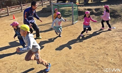 【ＫＩＤＳ巡回】長崎県サッカー協会とＶ・ファーレン長崎による協働事業（２／１５） サムネイル