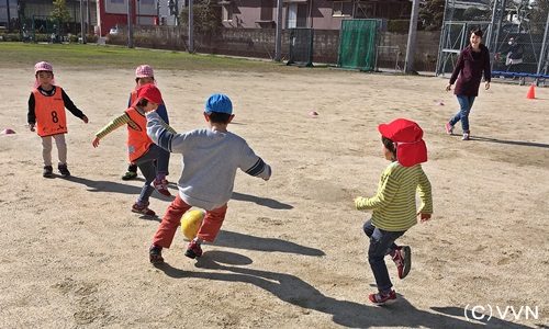 【ＫＩＤＳ巡回】長崎県サッカー協会とＶ・ファーレン長崎による協働事業（２／６） サムネイル