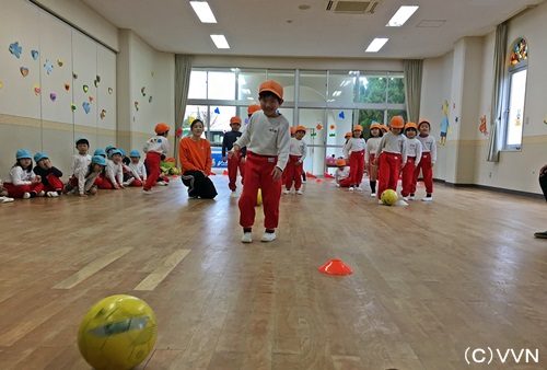 【ＫＩＤＳ巡回】長崎県サッカー協会とＶ・ファーレン長崎による協働事業（３／１３） サムネイル