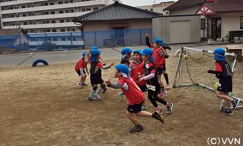 【ＫＩＤＳ巡回】長崎県サッカー協会とＶ・ファーレン長崎による協働事業（３／６） サムネイル