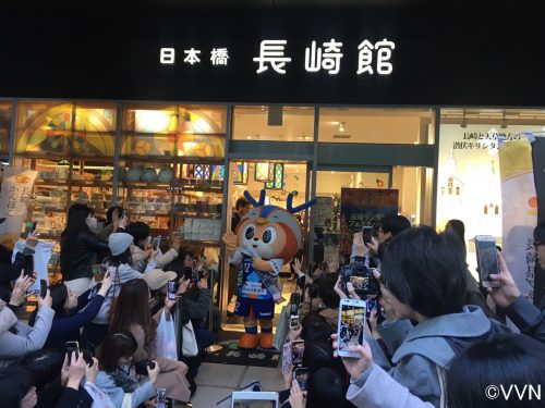 【ホームタウン】「ヴィヴィくん一日店長＠日本橋長崎館」を実施しました（12/12） サムネイル