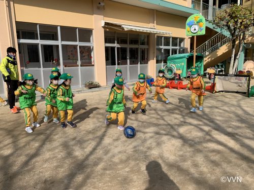 【キッズ交流活動】大園幼稚園でサッカー教室を行いました（1/20） サムネイル