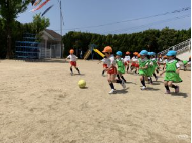 【キッズ交流活動】三和幼稚園でサッカー教室を行いました（4/28） サムネイル