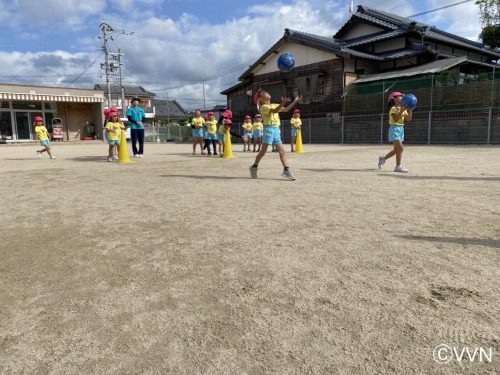 【キッズ交流活動】くじら認定こども園でV-TIMEを行いました（10/18） サムネイル