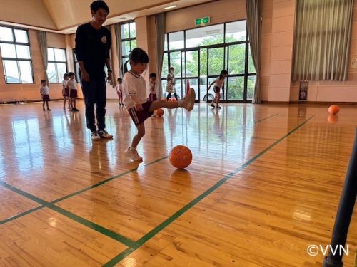 【キッズ交流活動】小林保育園でV-TIMEを行いました（5/11） サムネイル