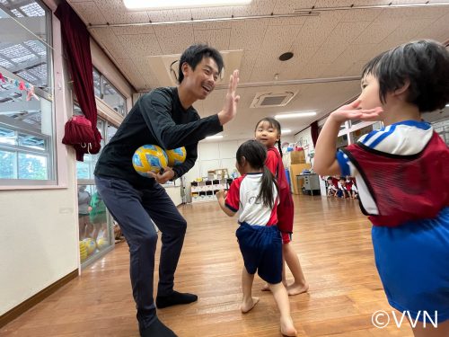 【キッズ交流活動】春日園保育所でV-TIMEを行いました(5/18) サムネイル