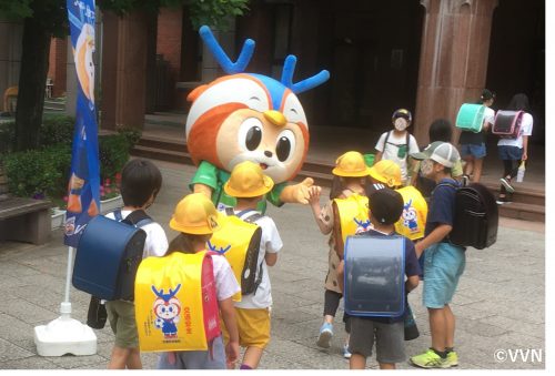 【ホームタウン】長崎市内小中学校であいさつ運動を実施しました サムネイル