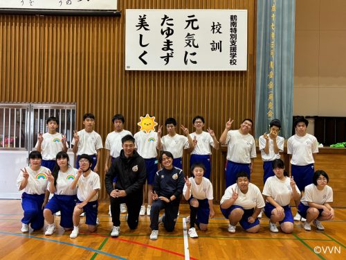 【ホームタウン】長崎県立鶴南特別支援学校 五島分校でサッカー教室を実施いたしました（12/12） サムネイル