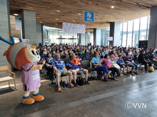 【ホームタウン】4月27日(土)パブリックビューイングを長崎県庁で実施しました！ サムネイル