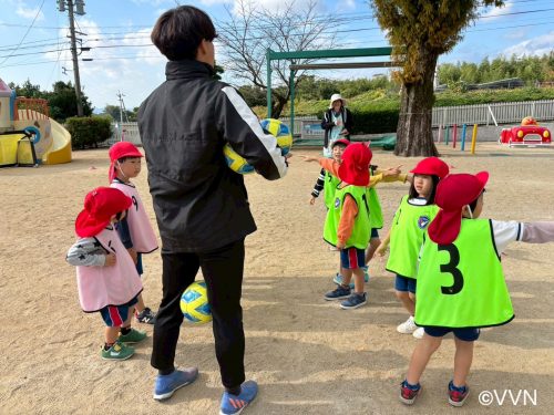 【キッズ交流活動】春日園保育所でV-TIMEを行いました（11/20） サムネイル