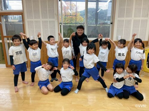 【キッズ交流活動】花園認定こども園でV-TIMEを行いました（11/25） サムネイル