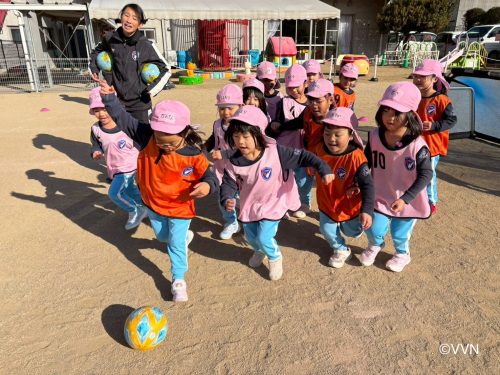 【キッズ交流活動】かめりあ子ども園でV-TIMEを行いました（1/22） サムネイル